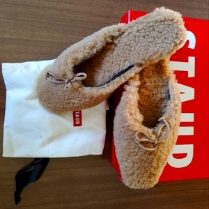 New In Box!  STAUD 100% natural shearling slides, women's size 8